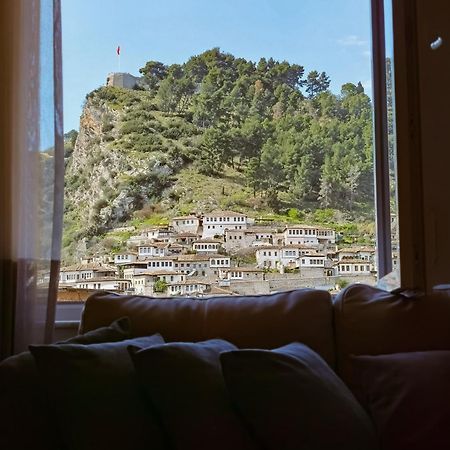 Joni & Joy Center Apartment Berat Buitenkant foto