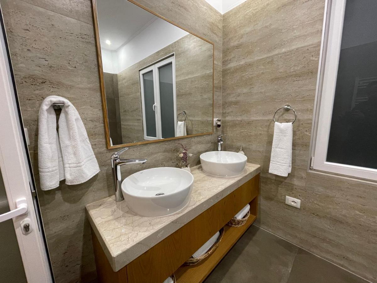 Joni & Joy Center Apartment Berat Buitenkant foto